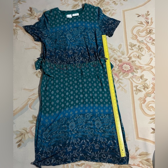 18 Women’s petite turquoise and teal beaded dress - Picture 10 of 10